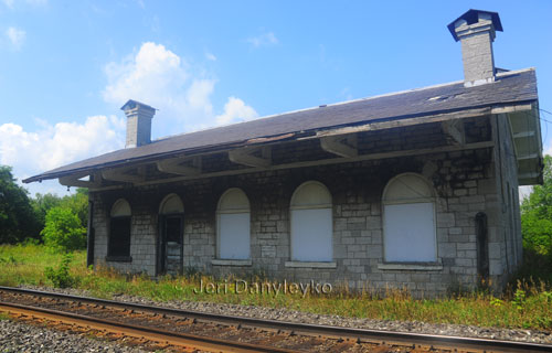 Ernestown CN Station